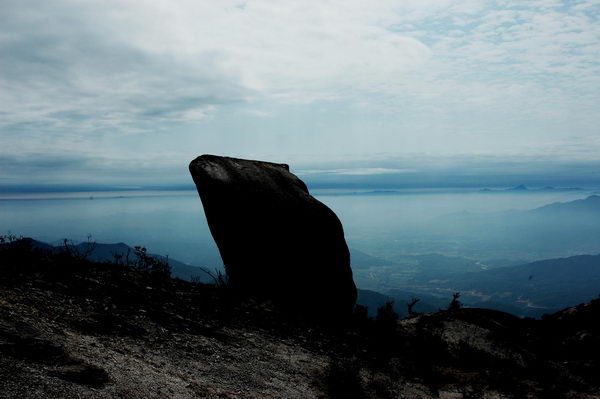 梁野山人口_武平梁野山